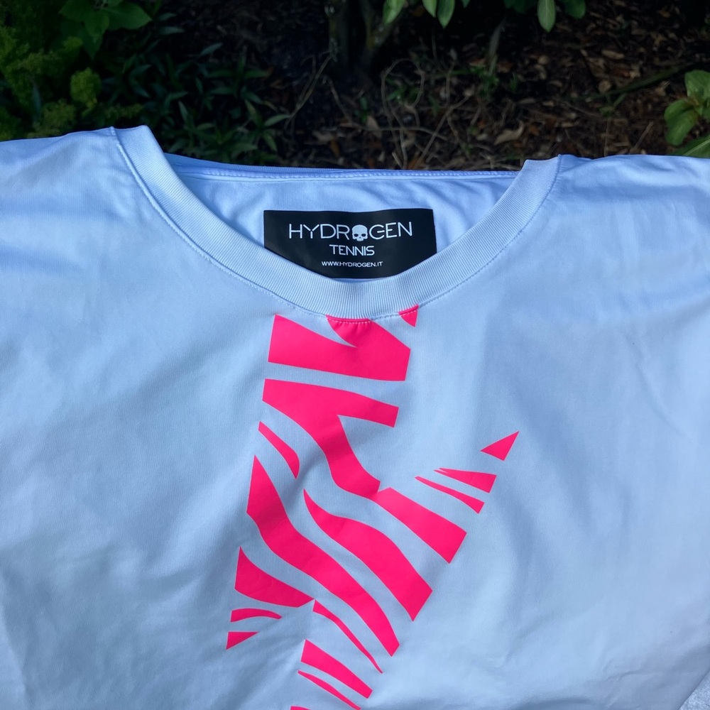 Hydrogen Men’s Tech Crew- Fuschia Bolt